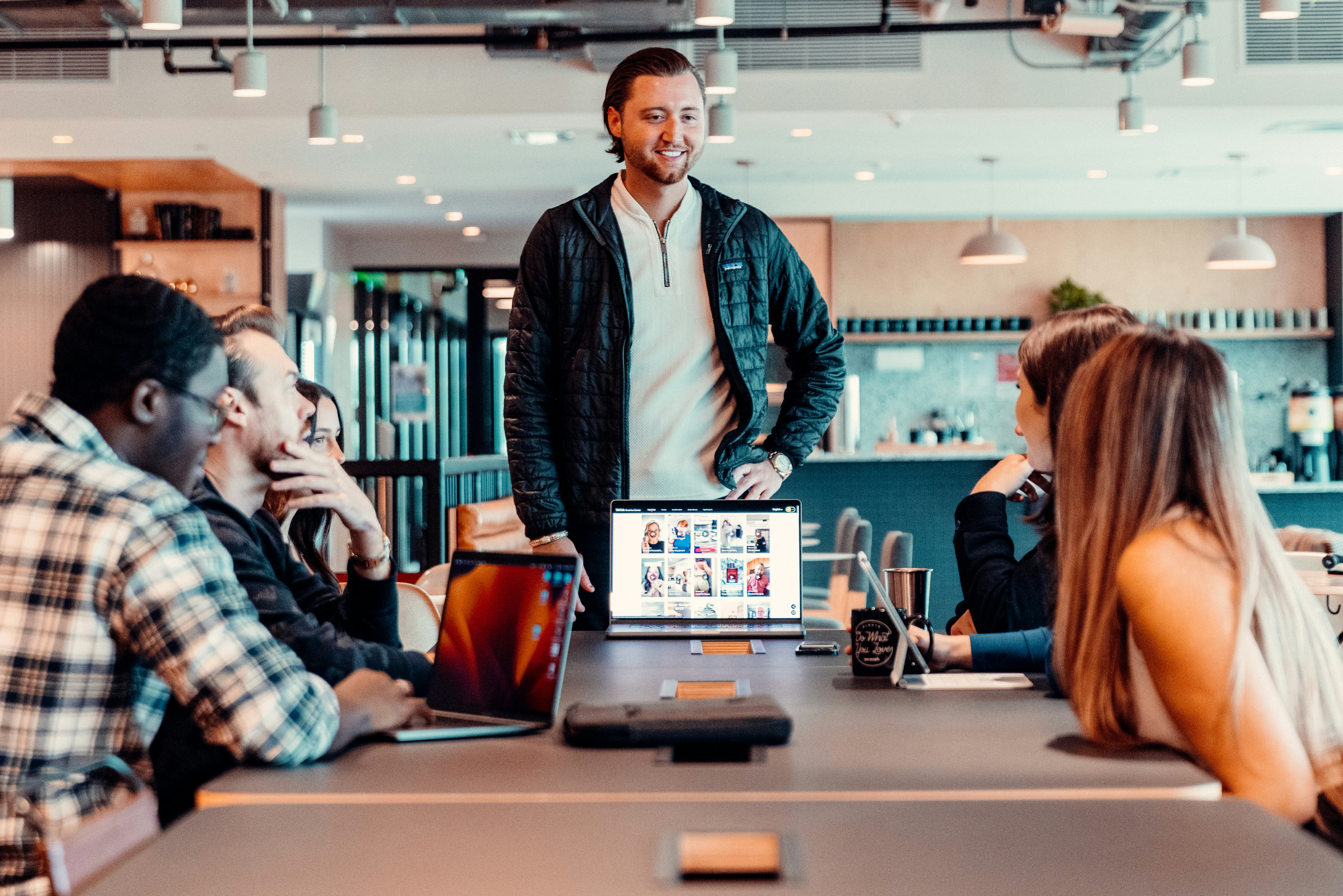 Hạ tầng công nghiệp và giải pháp quản lý năng lượng cho doanh nghiệp